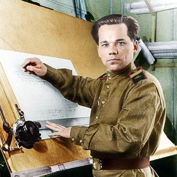    Фото: Молодой конструктор Михаил Калашников