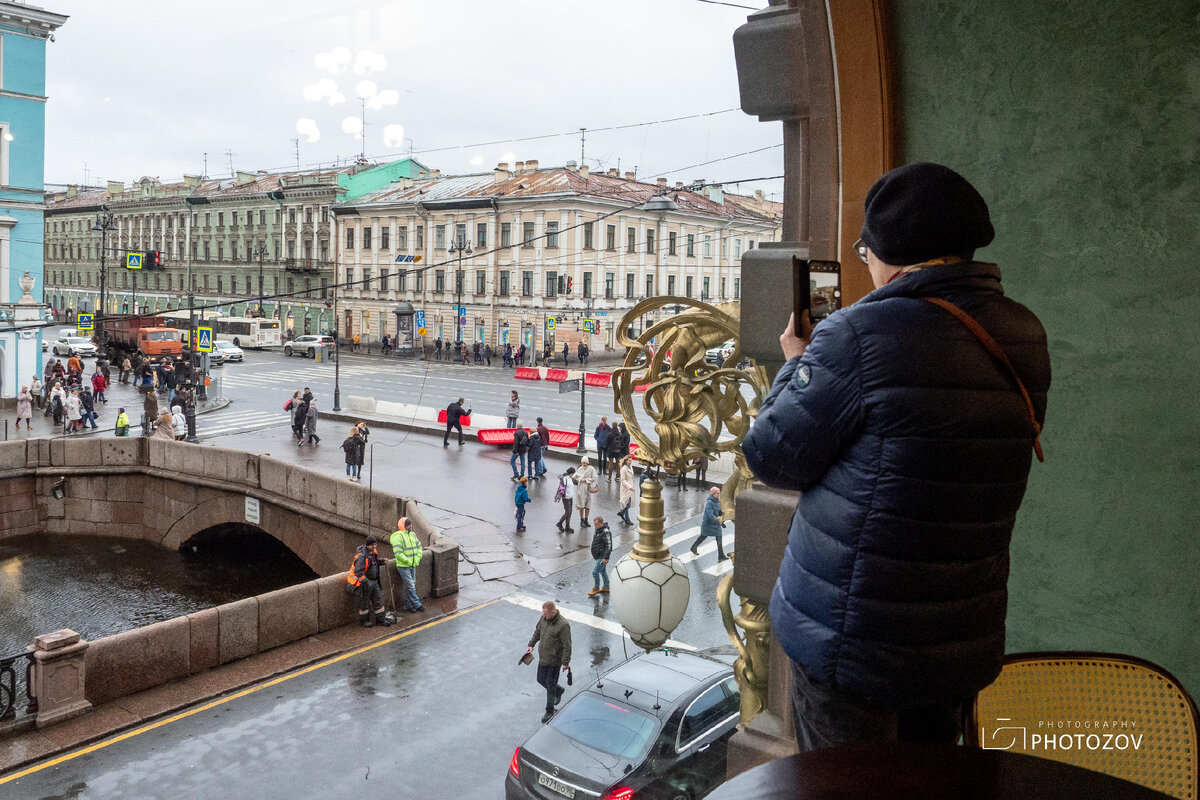 Питер открытие. Дом книги в Питере открытие. В Петербурге открылся дом сказок. Открытие дома книги в СПБ на Невском.