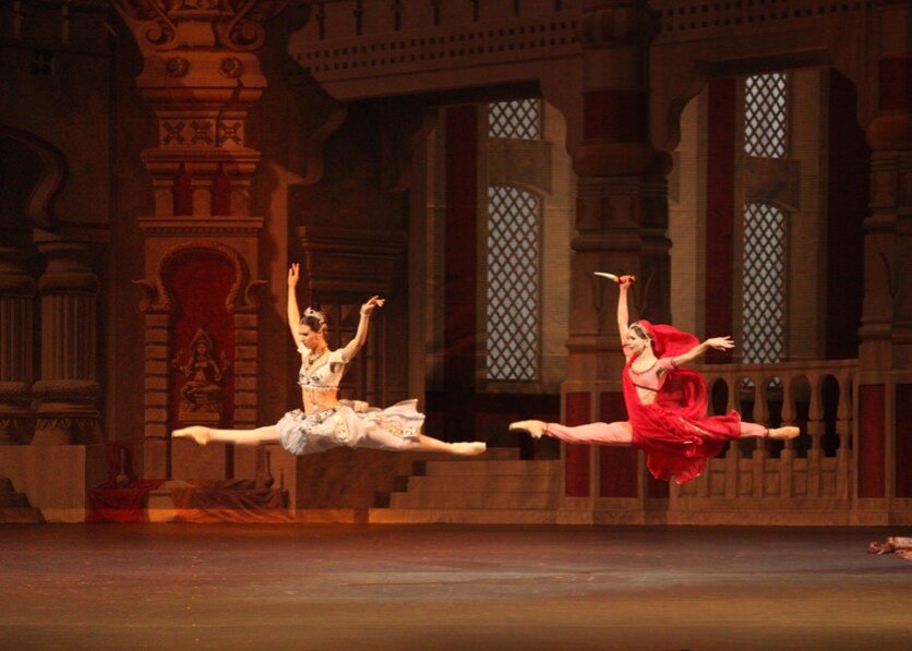 Это не канонический хореографический текст! Зато эффектная фотография.