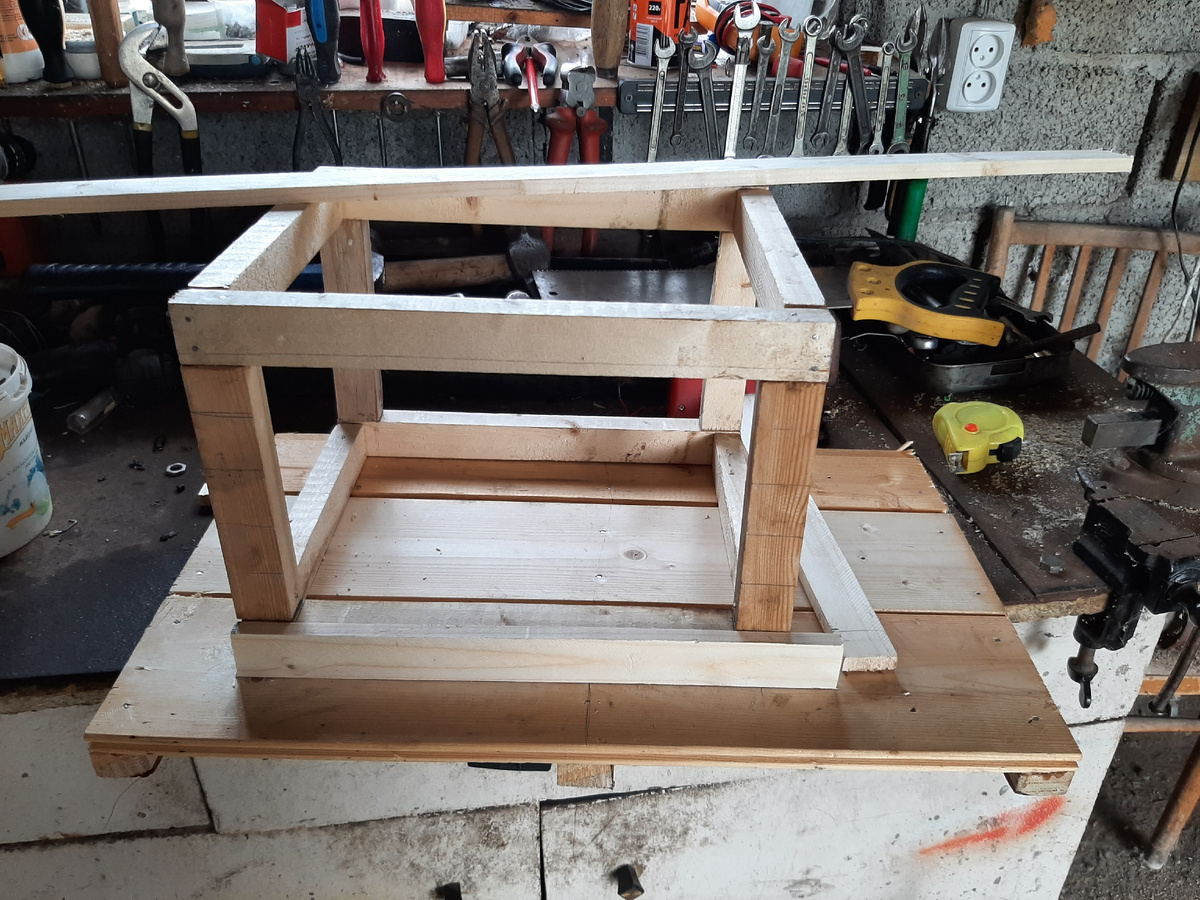 Сделал каркас размеры не помню