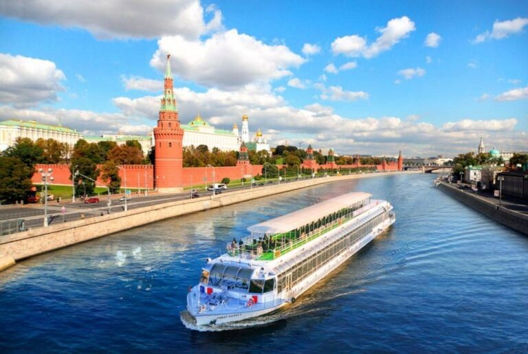    Прогулка на теплоходе, кулинарная вечеринка, экшн квесты: чем разнообразить экскурсионную программу по столице Кристина Просвиркина