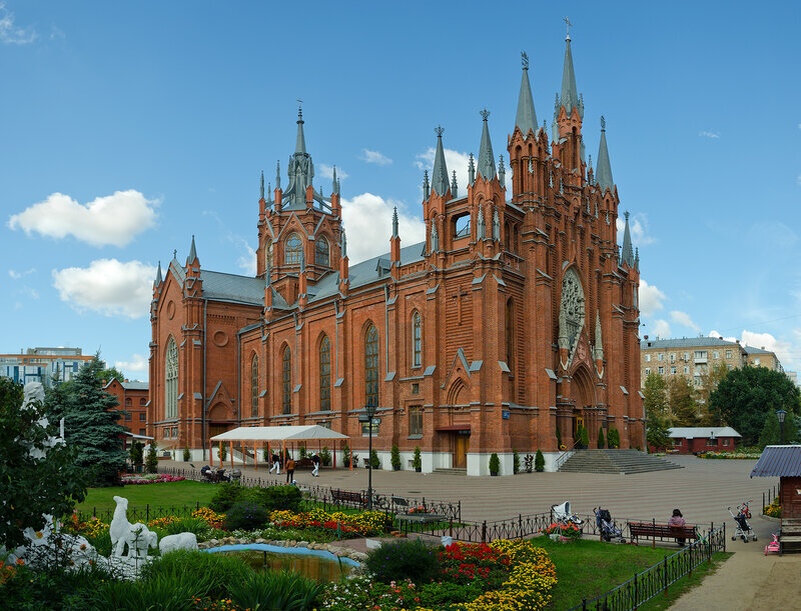 Римско-католический Кафедральный собор Непорочного Зачатия Пресвятой Девы Марии днём