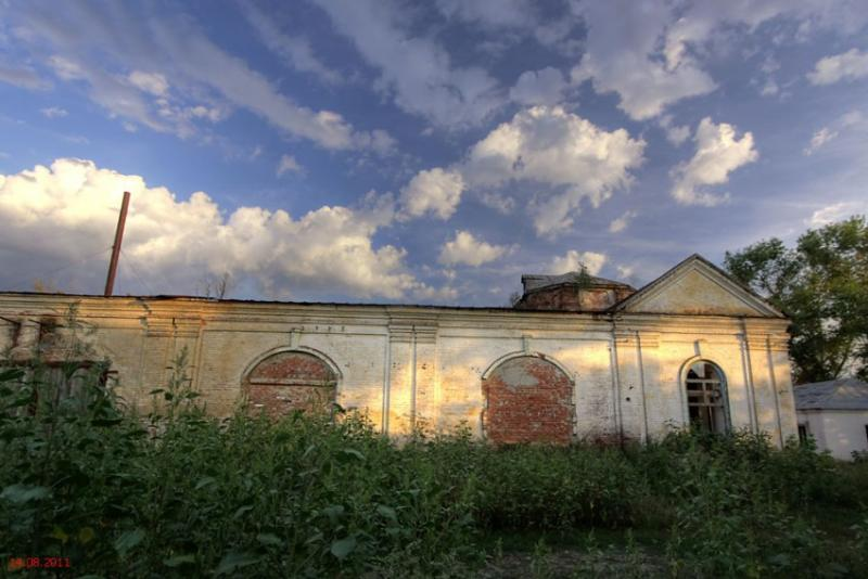 Рассказ из жизни // На илл.: Воронежская область, Ливенка. Церковь Покрова Пресвятой Богородицы. Фото с сайта Соборы.ру