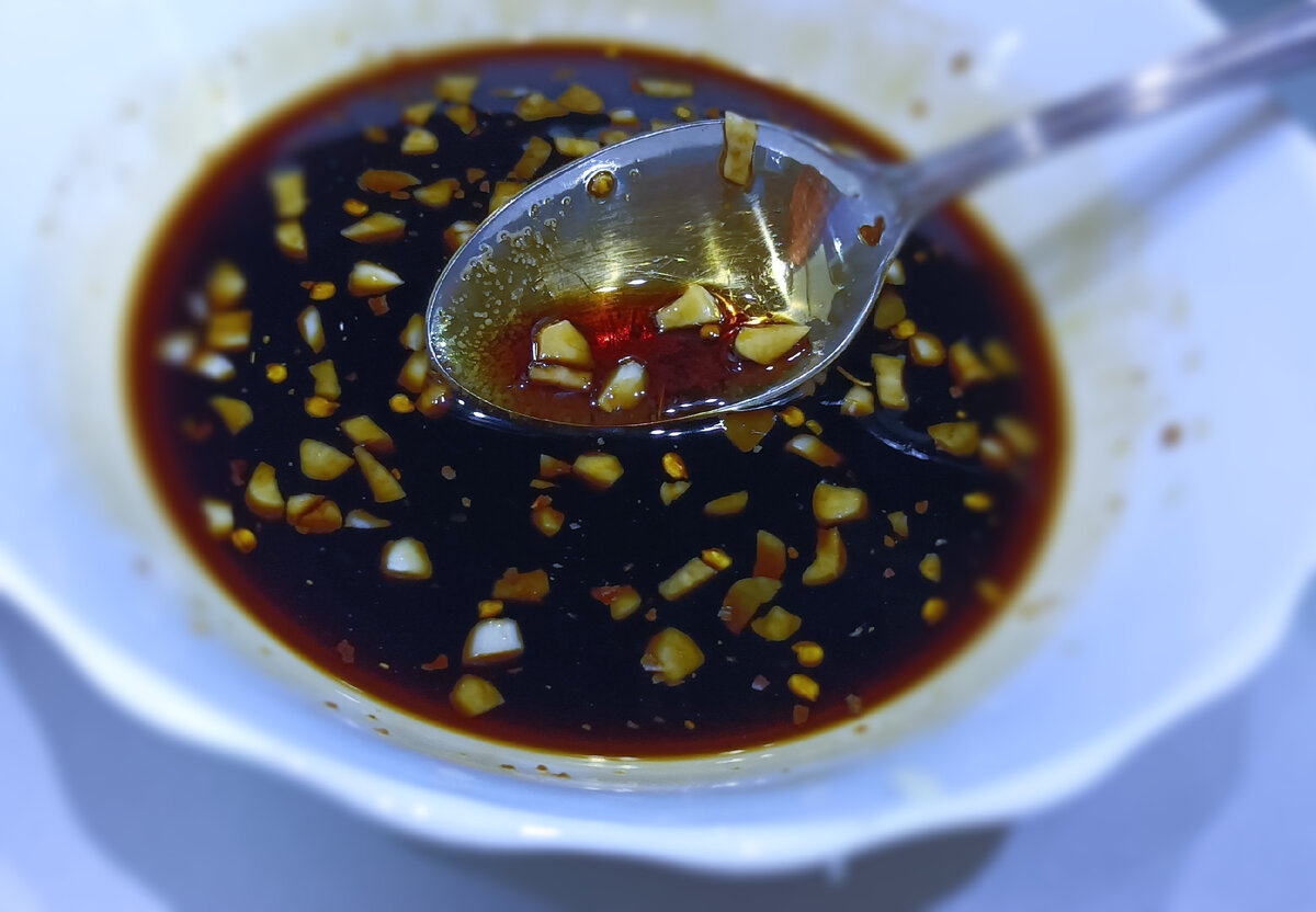 Хорошо перемешиваем, мед можно немного растопить в микроволновке, для того чтобы он хорошо соединился с другими ингредиентами