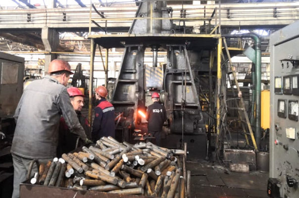    На Камышинском заводе СМИ (пресс-служба областной администрации)