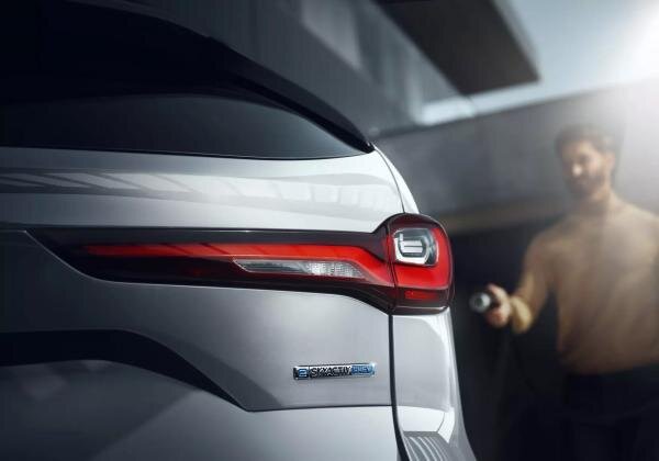     Mazda CX-90. Тизер Mazda