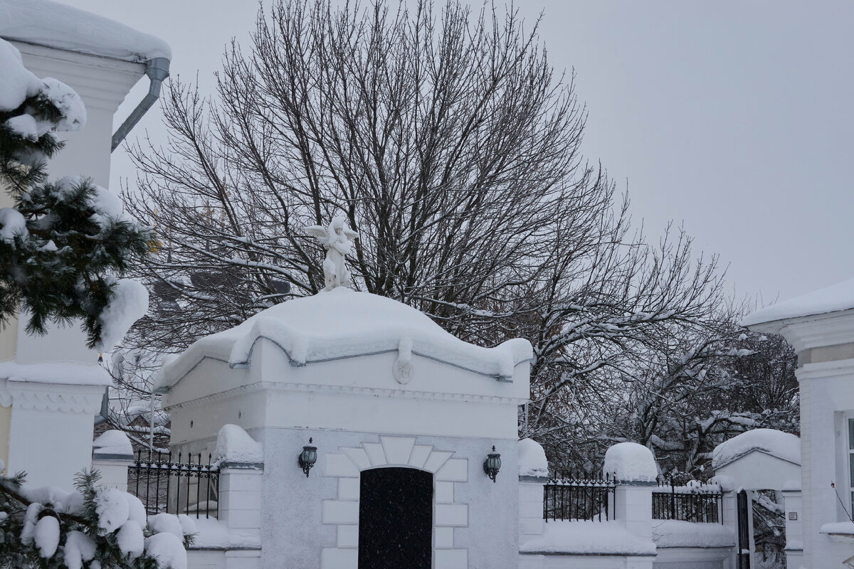 Территория Благовещенского монастыря