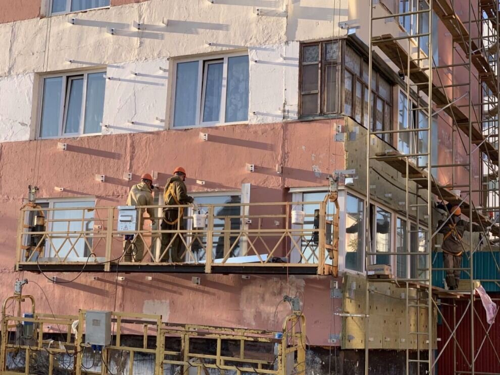    В ЯНАО обновят и утеплят фасады 88 многоквартирных домов