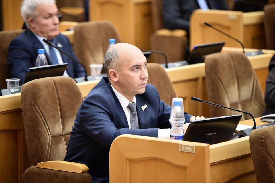     Илья Семяшкин уверен, что училище необходимо сохранить. Фото: Госсовет Коми.