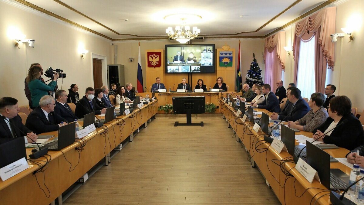     Рассмотрение вопроса состоялось в рамках заседания Совета представительных органов муниципальных образований Тюменской области. Примерами организации работы поделились депутаты областной и муниципальных Дум.