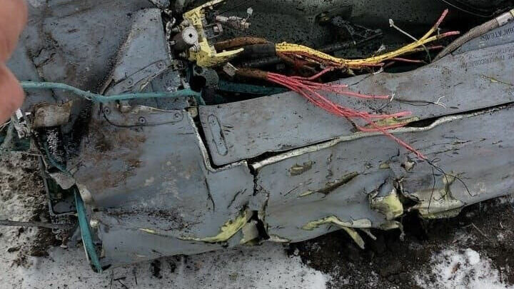     Жителей Волгоградской области встревожили сообщения о падении металлических частей неопознанного аппарата в Еланском районе. Очевидцы говорят о двух упавших объектах и пока нет официальных версий, делятся своими в соцсетях.