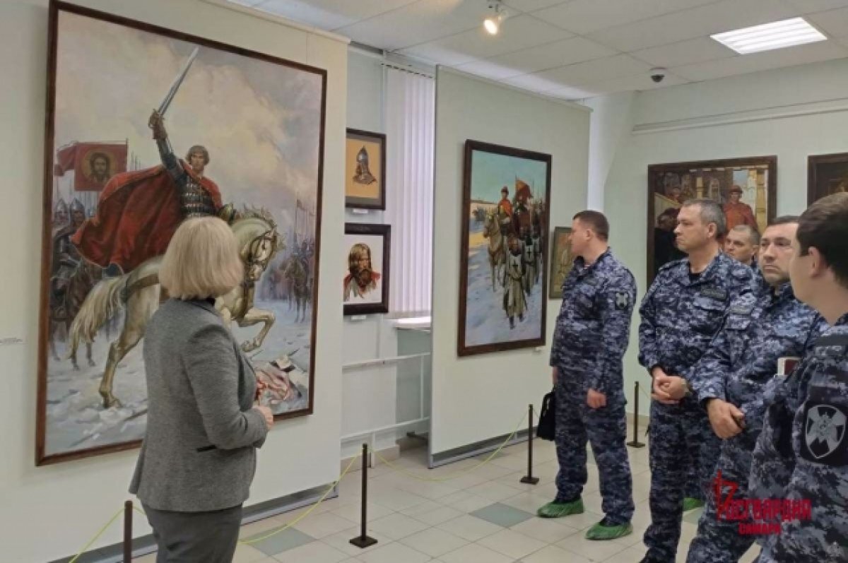    В КВЦ «Радуга» Самары прошло занятие по политподготовке Росгвардии