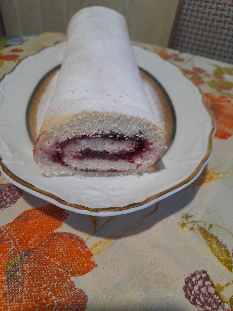 Бисквитный рулет