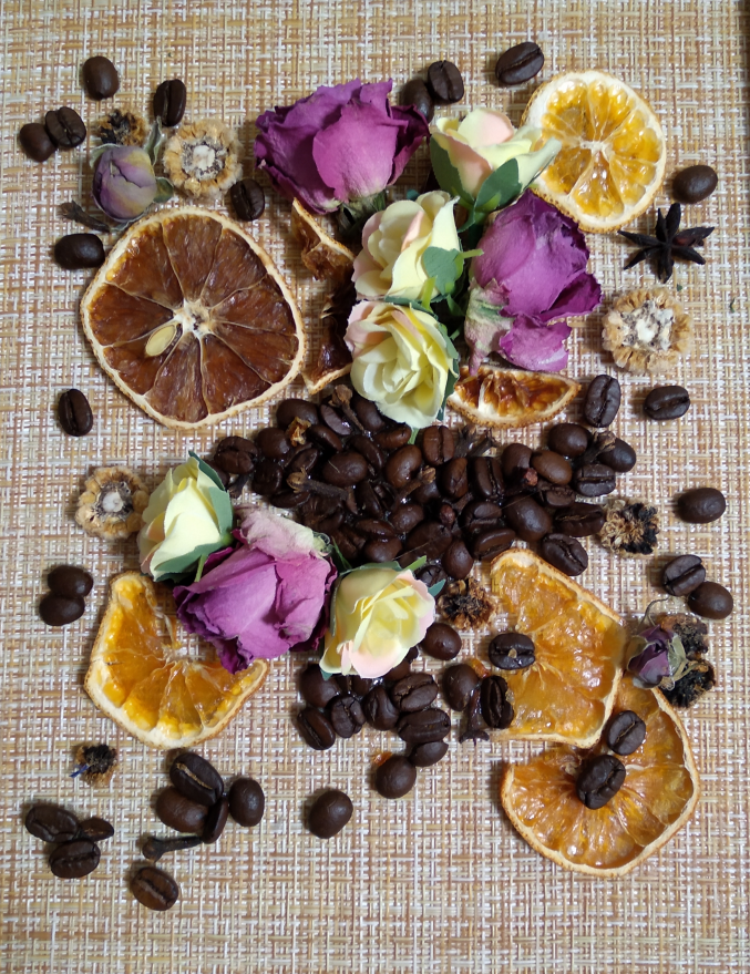 Элемент декоративного панно из природных материалов. Фото автора