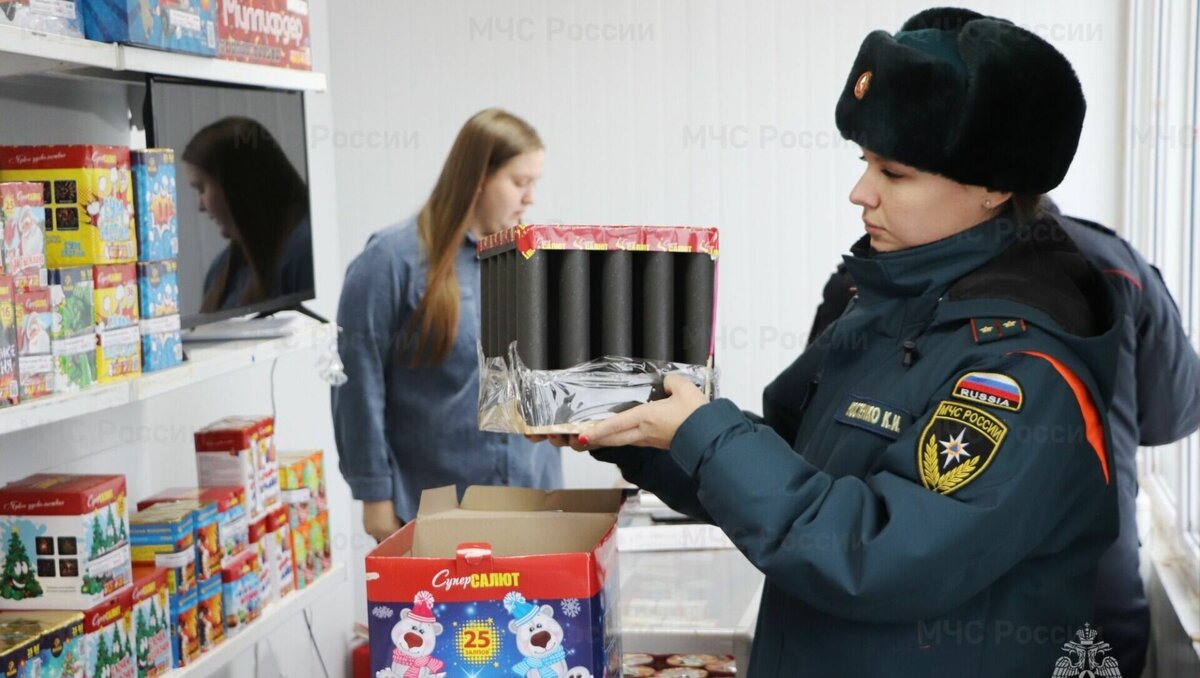     В Ростове-на-Дону запрещено запускать фейерверки в городе, кроме семи предусмотренных для этого площадок.