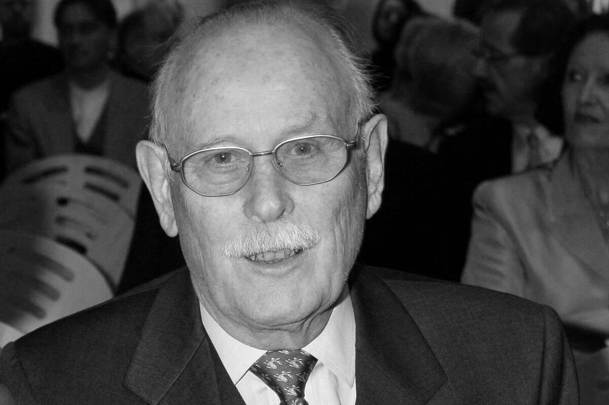     Попрощаться с Елизаветой II не смог: близкий родственник короля Карла III умер в Германии