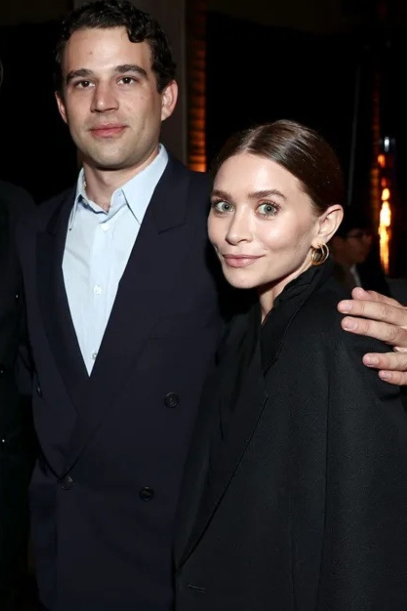 молодожены