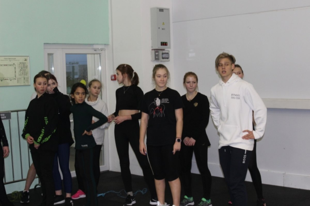    Фигурист Александр Сердечкин дал мастер-класс мурманским спортсменкам