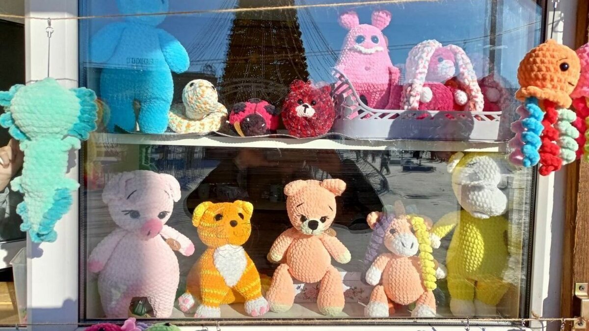     Яркие, тёплые и уникальные вещи можно найти на ярмарке «АмурФест.Зима» в краевом центре