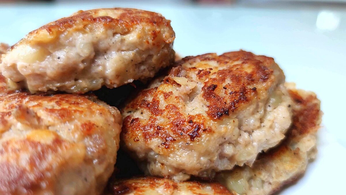 Самые любимые котлеты нашей семьи. Беру кулачок фарша и готовлю целую кучу котлет (делюсь "секретом") Самые любимые котлеты нашей семьи. Беру кулачок фарша и готовлю целую кучу котлет (делюсь "секретом")