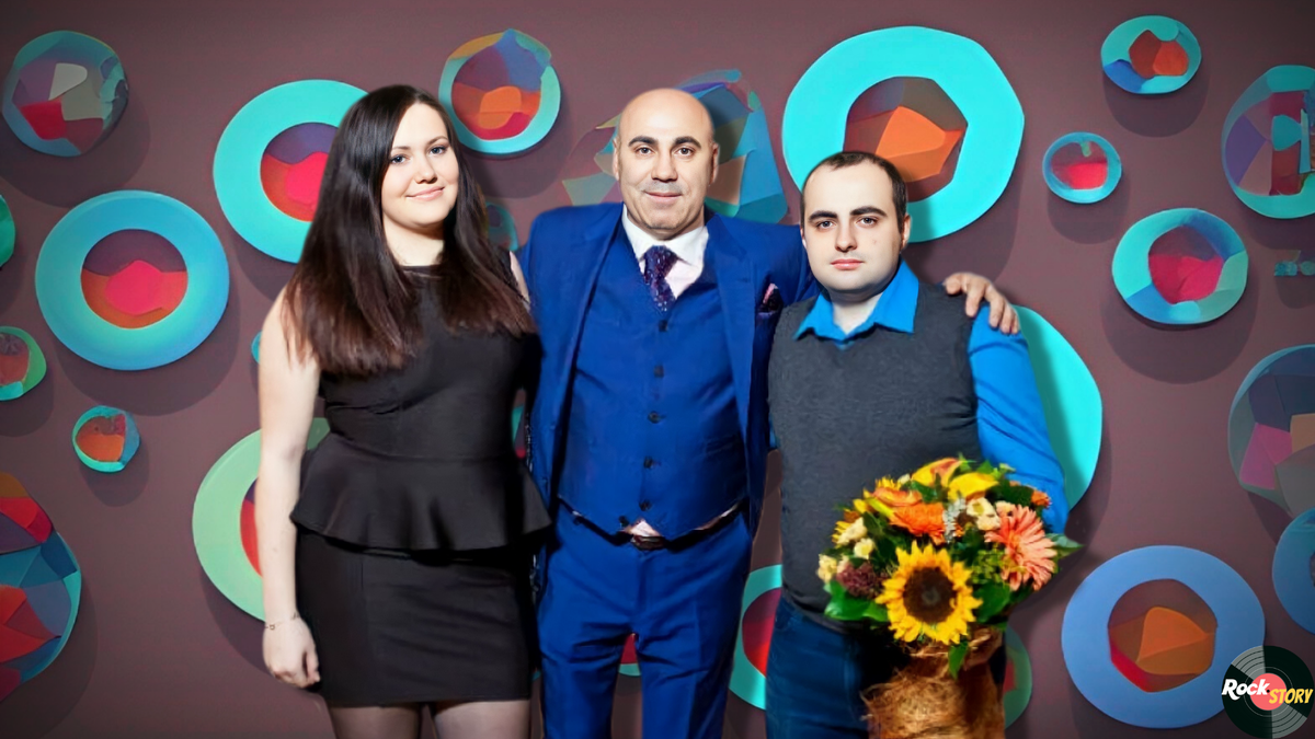 На фотографии: Иосиф Пригожин с дочерью Данаей и сыном Дмитрием 