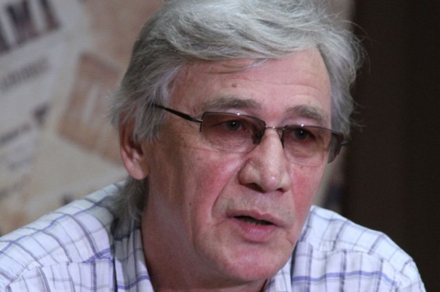    Чем известен умерший писатель Слаповский?