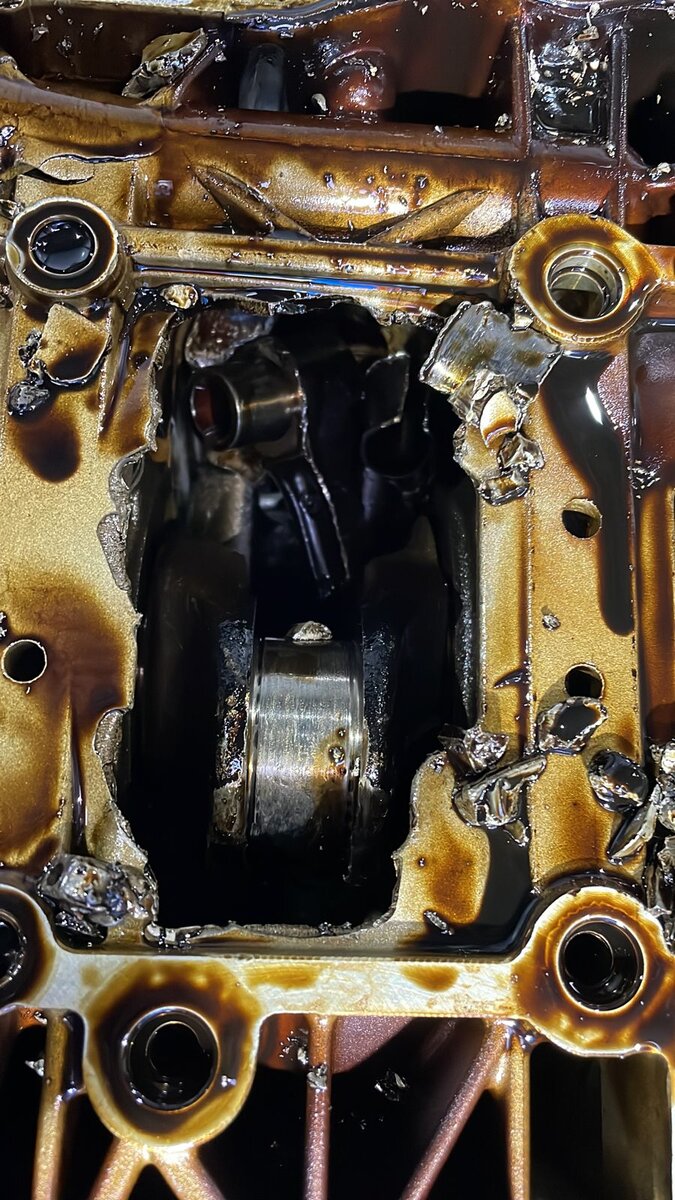 Пробило блок цилиндров G4KE на шоссе. В работе очередной Santa Fe ...