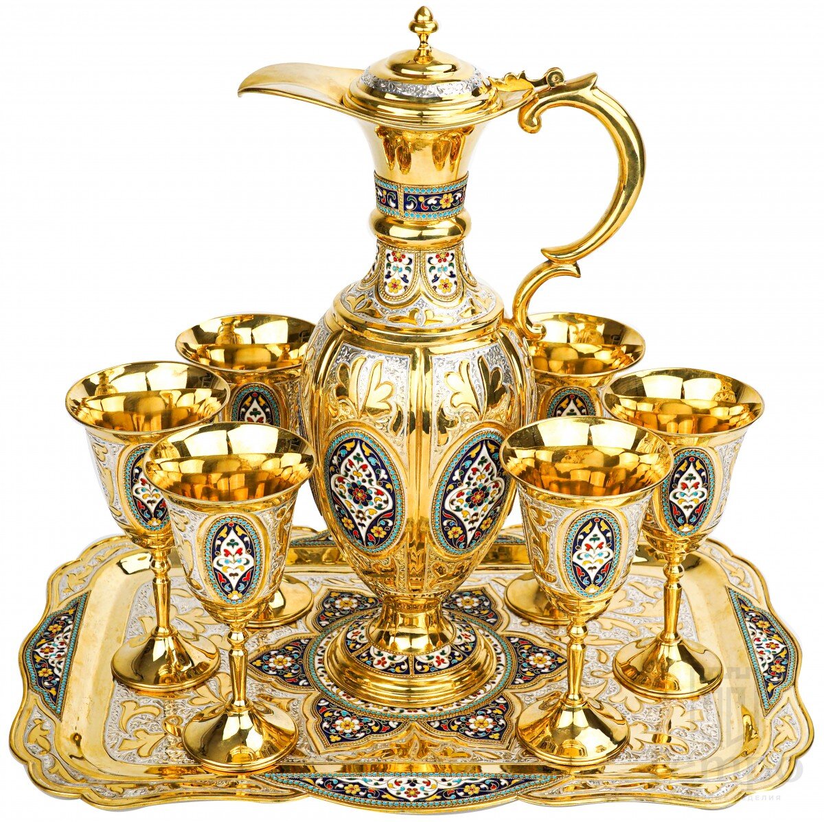 Набор из позолоченных фужеров, кувшина и подноса с эмалью