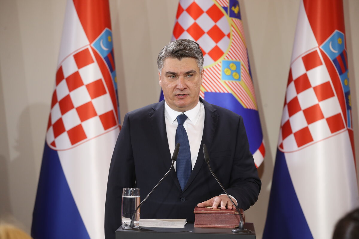 Президент Хорватии считает аморальным западное вмешательство на Украине
