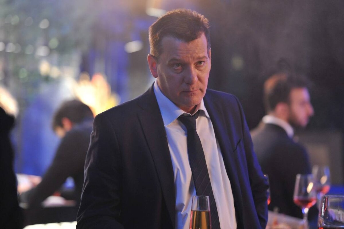       Кадр из сериала «С небес на землю»