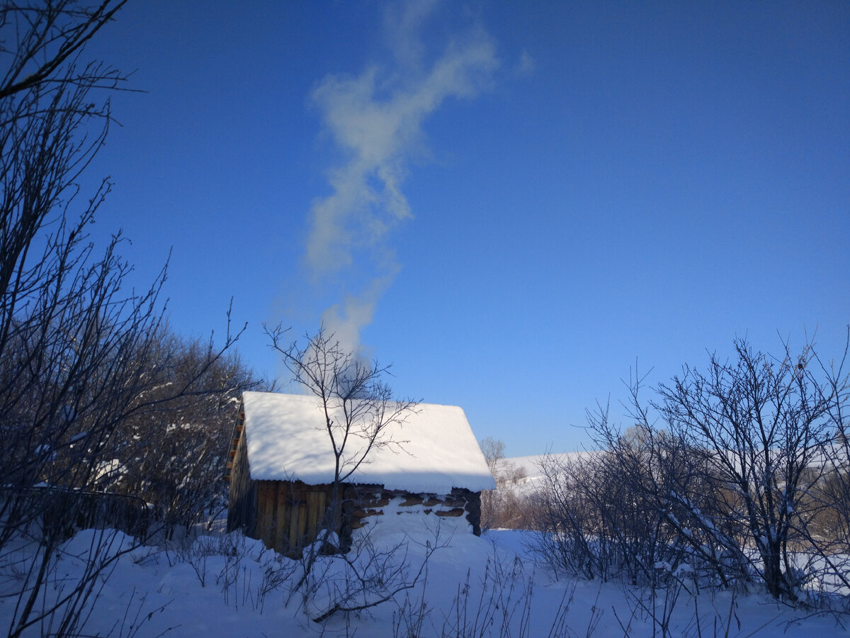 Чтобы помыться, нужно топить ещё и баню...