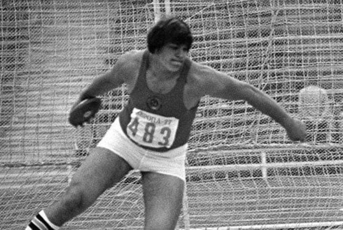 Атлет Юрий Думчев на соревнованиях