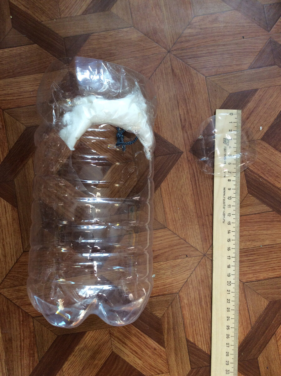 Отверстие в банке диаметром 8 см