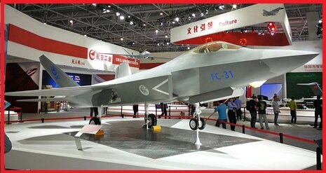 Государственная корпорация авиационной промышленности Китая (AVIC) Шеньянский институт проектирования и исследований самолетов недавно выпустил фотографии масштабной модели FC-31, на которой была нанесена эмблема PLA, сообщает Weihutang, программа по военным вопросам, связанным с Китаем 
