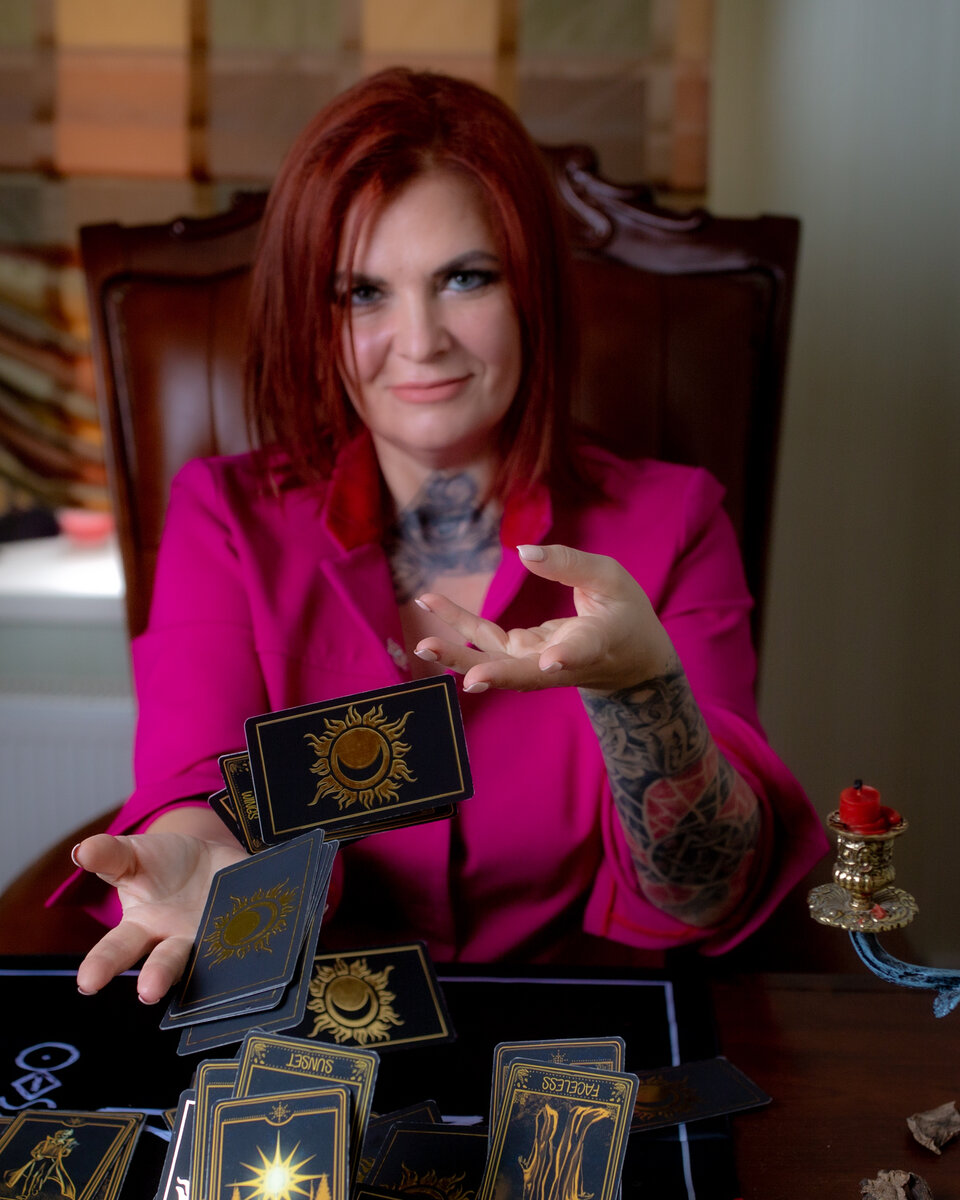 Светлана Леймах - потомственная ведьма, таролог, медиум.