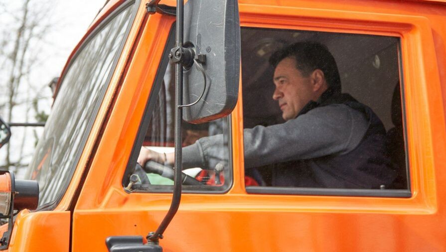 Андрей Воробьев за рулем КАМАЗа