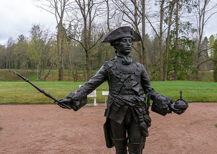 Изображение Яндекс Картинки. Памятник Петру III.