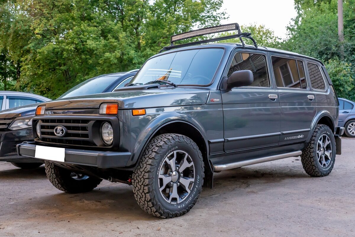 Нива 5 дверей. Lada (ВАЗ) 2131 (4x4). Лада 4x4 2131. Лада 4x4 2131 Нива. Лада Нива 2131 5 дверная.