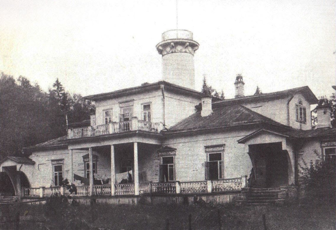 Главный дом усадьбы Опалиха-Алексеевское. Фото: А.И.Устинова. Июль 1925.