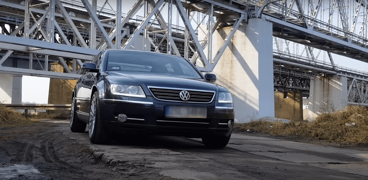 Volkswagen Phaeton ― самая неоднозначная и в то же время недооцененная машина немецкого автопрома.