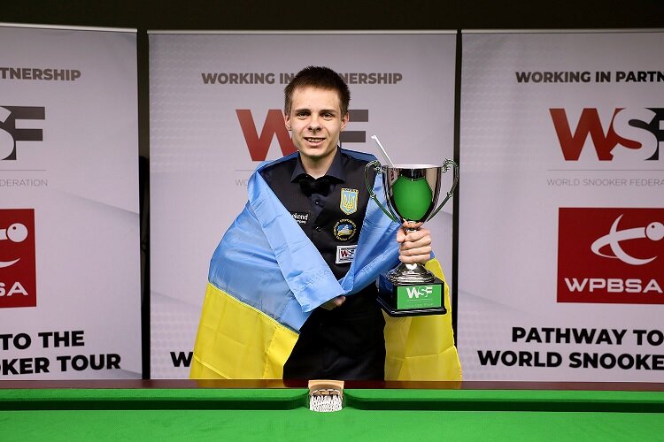 Антон Казаков - чемпион мира по снукеру среди игроков до 18 лет по версии WSF.