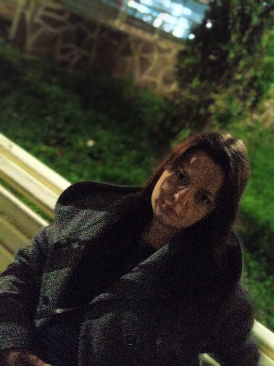 А что ты сделала для своей красоты? Жаль, что из "длинноволосых" фото только такие. Хотя зачем они? По чему я тут ностальгировать буду?