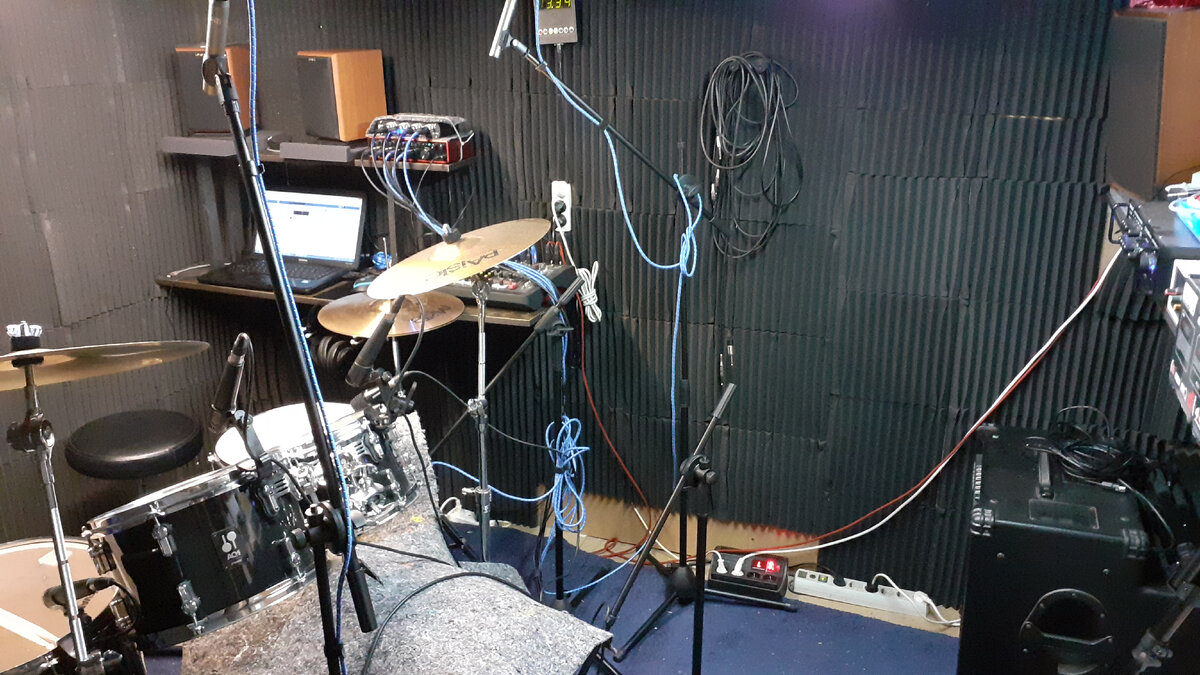 Бывшая гаражная студия