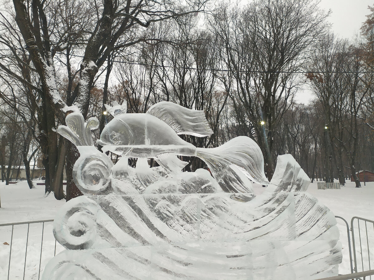 Ледяные скульптуры по мотивам произведений А.С.Пушкина. Личное фото автора.