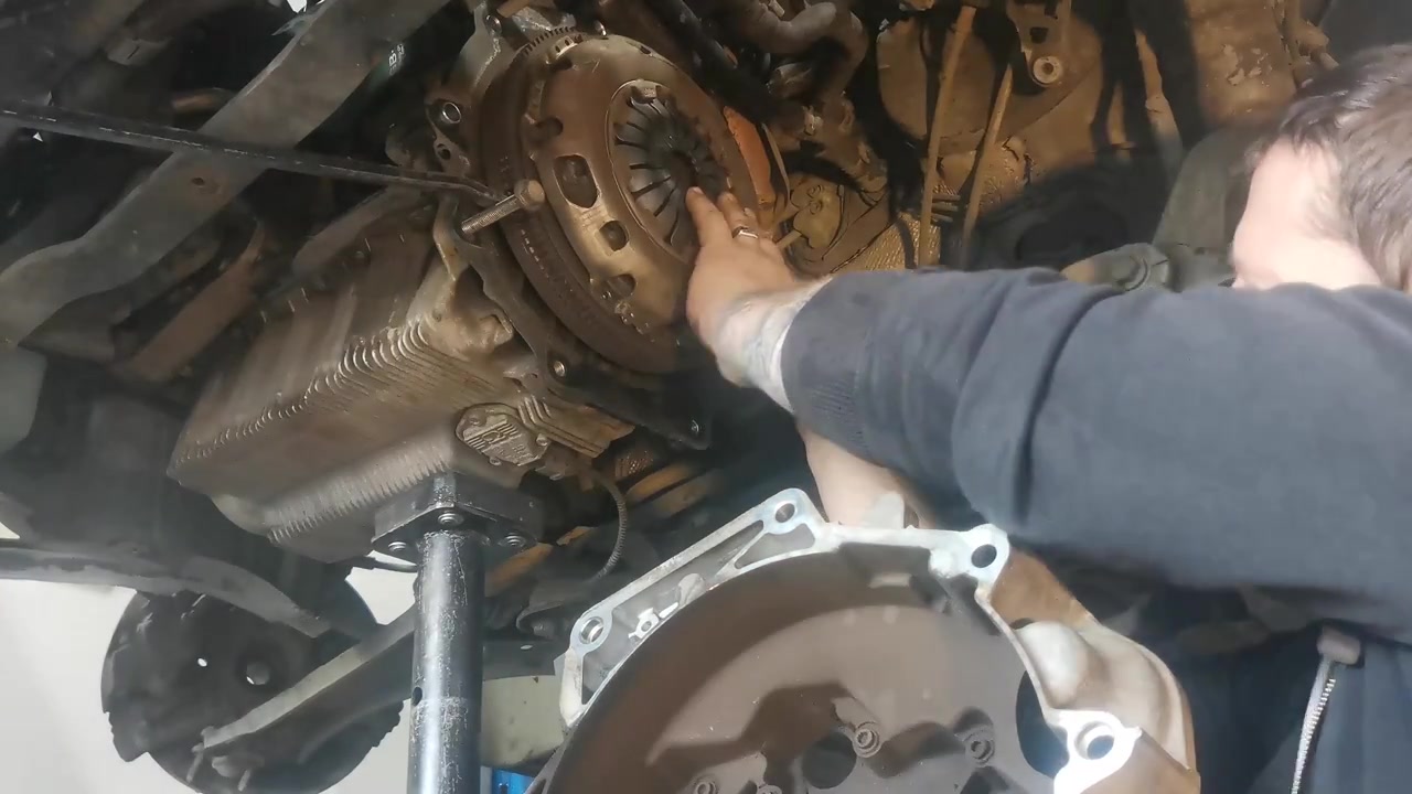 Как поменять сцепление фольксваген поло Замена сцепления DSG Volkswagen Jetta 5 (2005 - 2010) пошагово