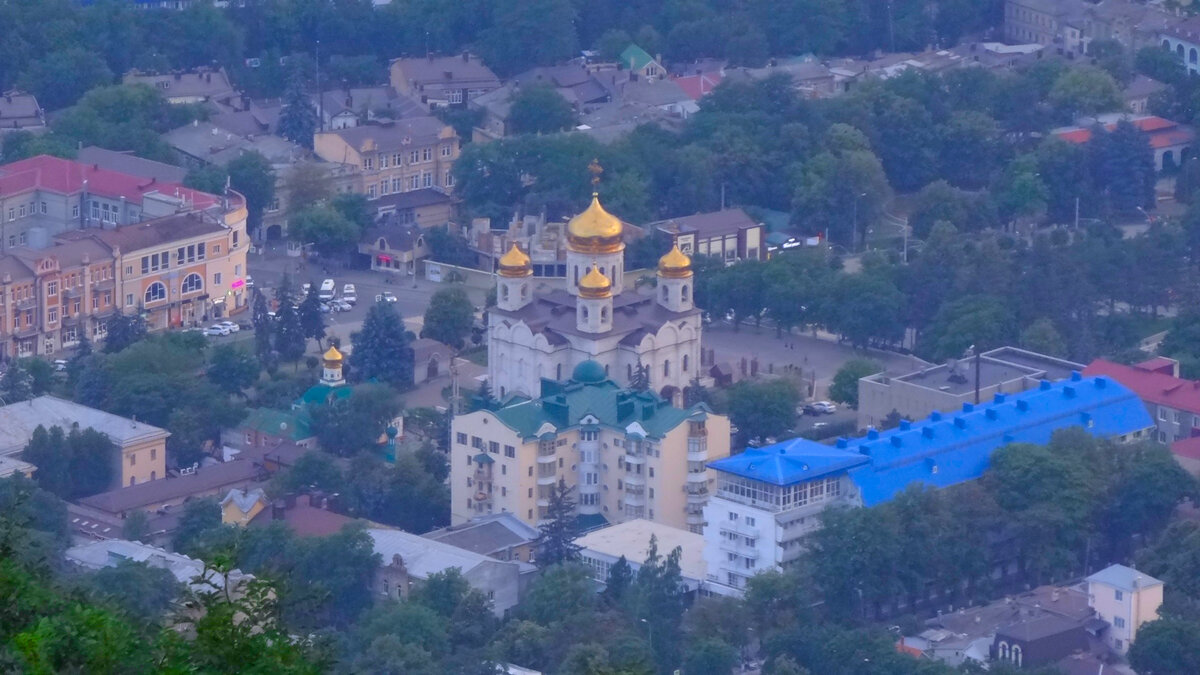 Вид с горы Машук на центр Пятигорска