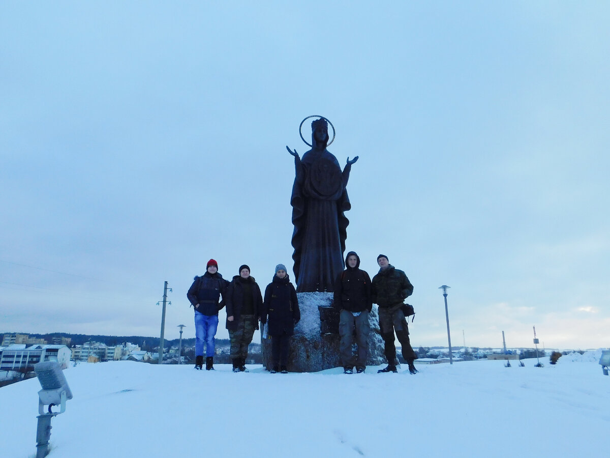 Памятник святой Богородицы