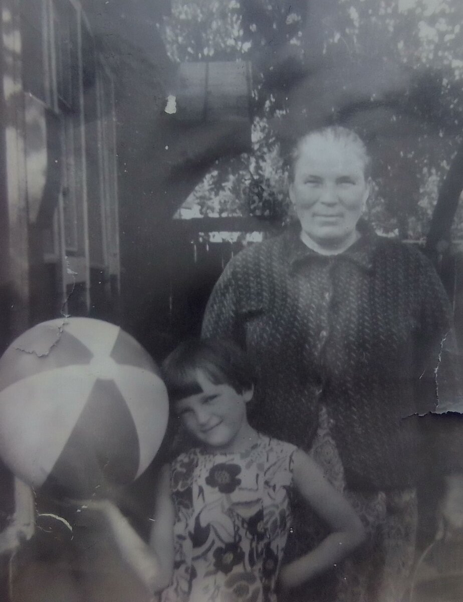 Автору 5 лет. 1975 год