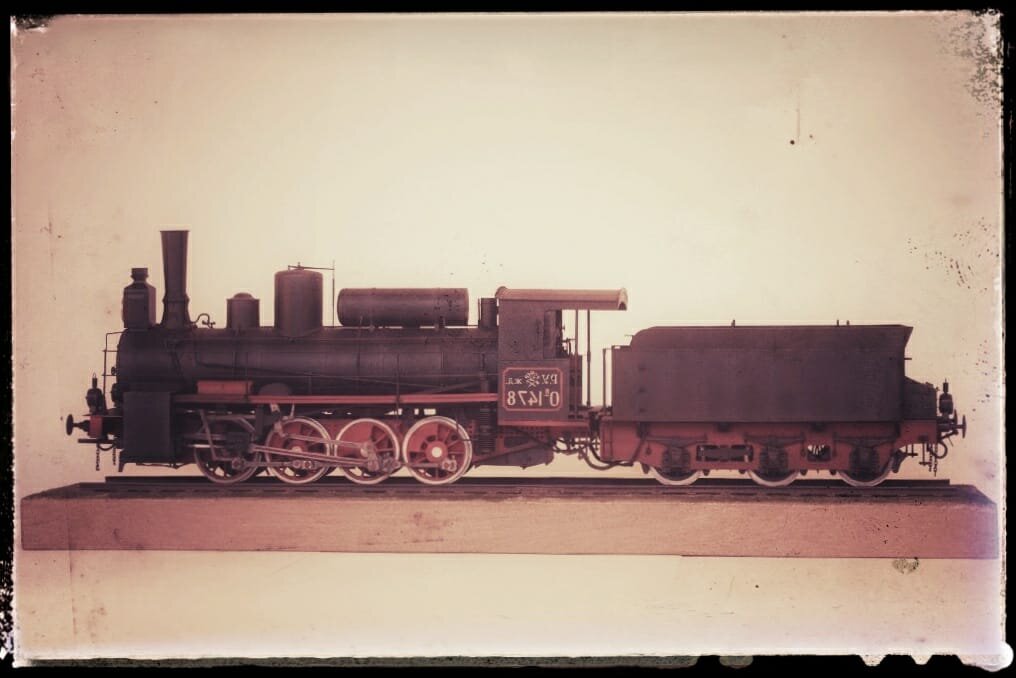 Один из вариантов модели паровоза серии Ов (в данном случае с угольным тендером)