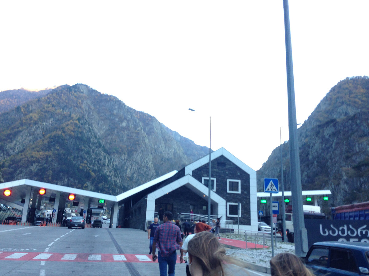 Российско-грузинскую границу переходят пешком 